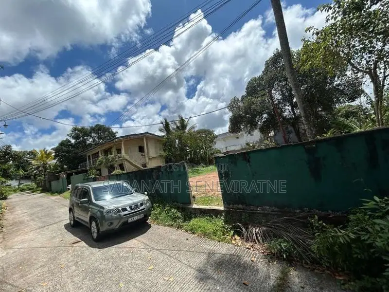 Land in Nugagahawatta Rd - Boralesgamuwa- Maharagama UC