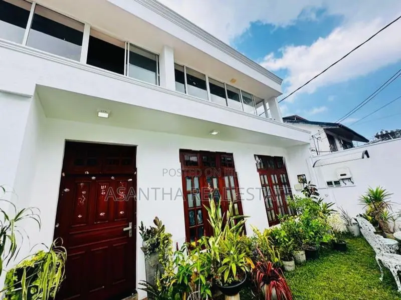 03 Storey House for Sale in Mount Lavinia