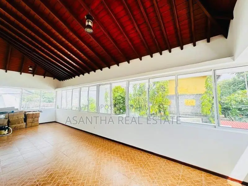 03 Storey House for Sale in Mount Lavinia