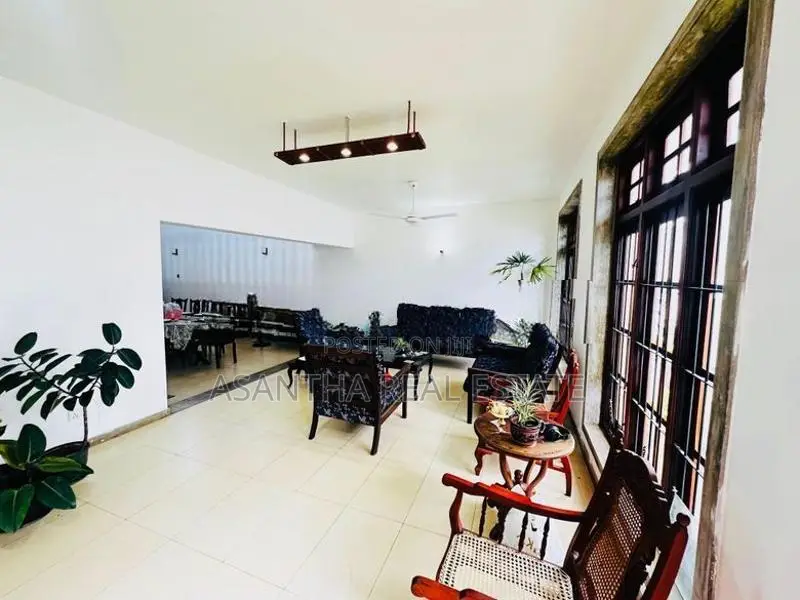 03 Storey House for Sale in Mount Lavinia