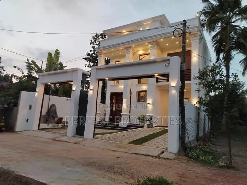 Brand New Box Type House for Sale / Kandana 899m to Main Road