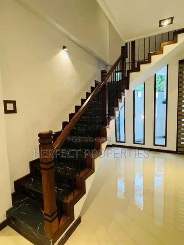 Brand New House for Sale–Wattala Mabola