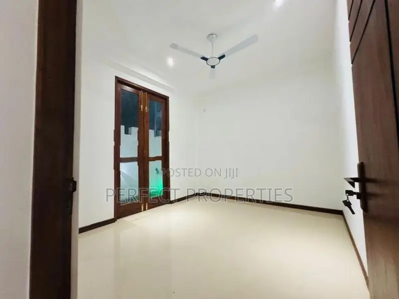 Brand New House for Sale–Wattala Mabola