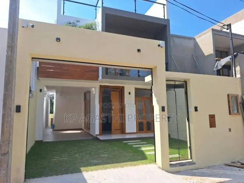 Battaramulla Luxury House for Sale