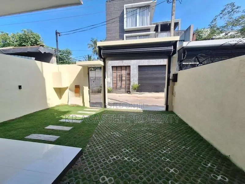 Battaramulla Luxury House for Sale