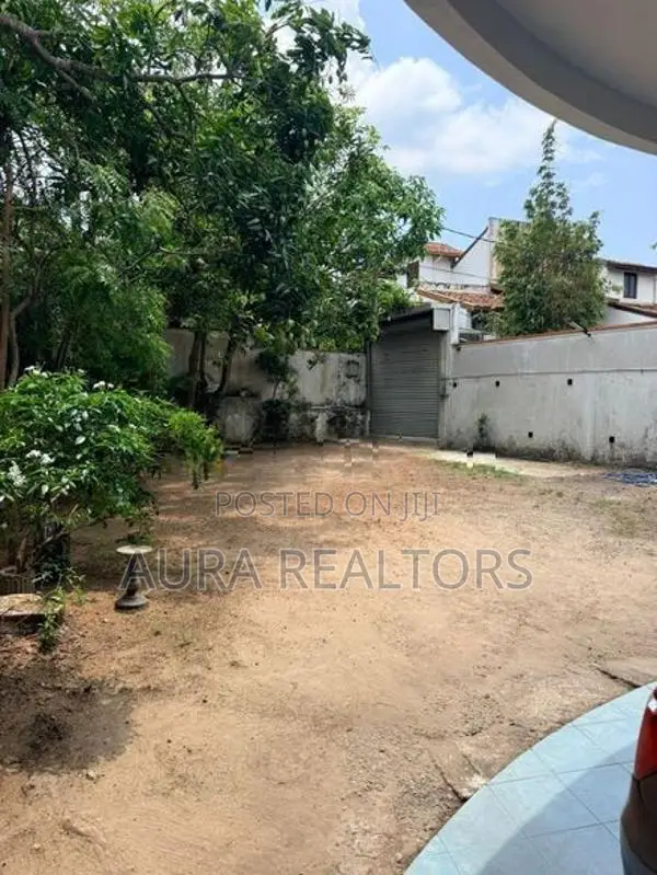 House with Land for Sale in Koswwate (p-68)