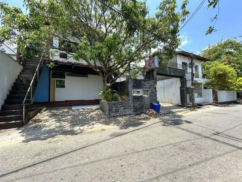Luxury House in Boralesgamuwa With Business Space & Annex