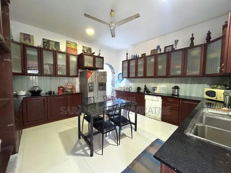Luxury House in Boralesgamuwa With Business Space & Annex