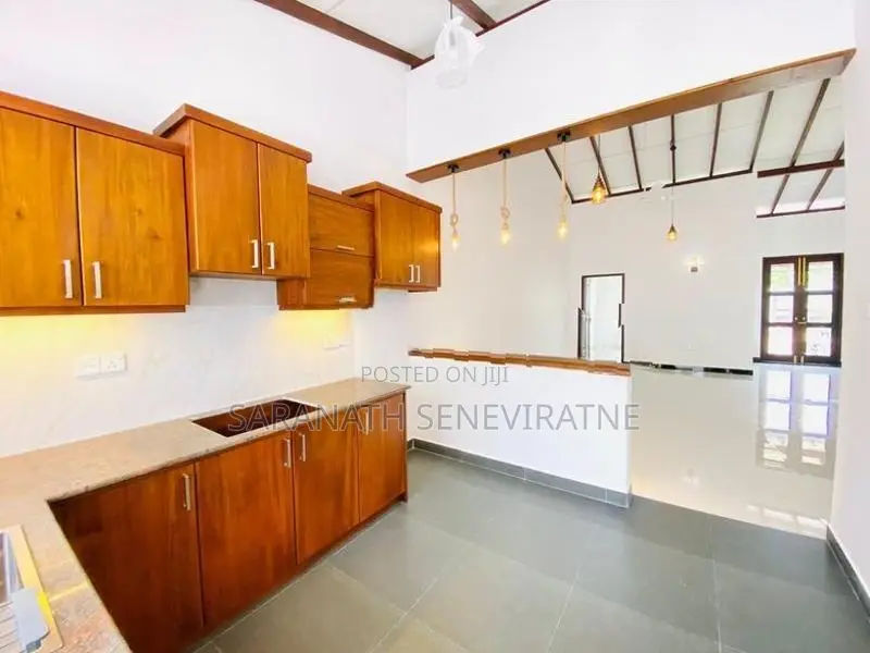 House in Almost Brand-New Condition For Sale Athurugiriya