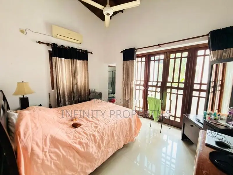 02 Storey House With 15.5 P for Sale in Jubbli Post Nugegoda