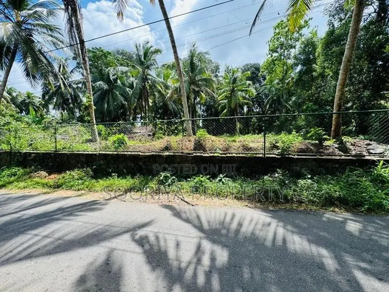 BANDARAGAMA TOWN 40 PERCHES LAND FOR SALE