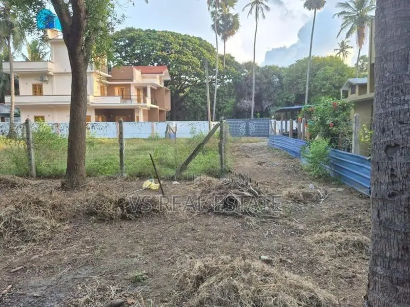 கல்வியங்காடு கட்டபிராய் பகுதியில் 2 பரப்பு காணி விற்பனைக்கு உள்ளது.