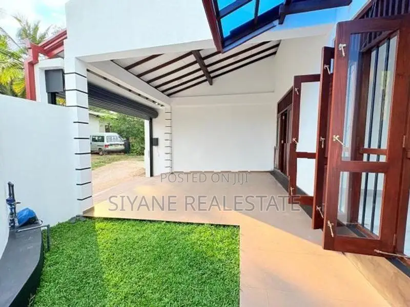 Brand New House for Sale in Thalahena