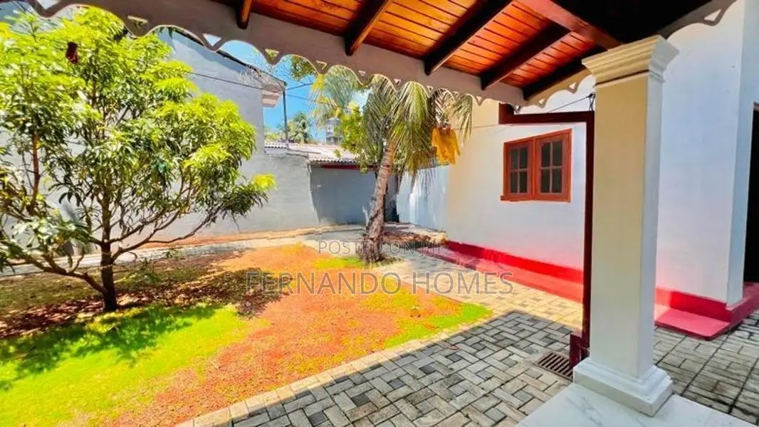 Almost Near Town 6 Bed Rooms All Attached Baths House For Sale Negombo