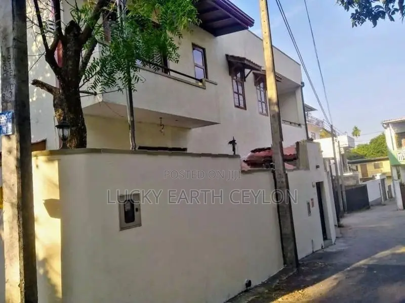 Battaramulla, 2 Story, Fully Furnished,Air Con, House For Rent (MG1319