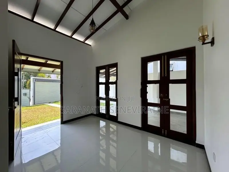 Brand-New House in Athurugiriya With 10 Perches Land Extent