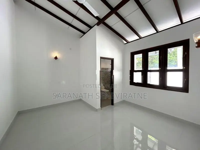 Brand-New House in Athurugiriya With 10 Perches Land Extent