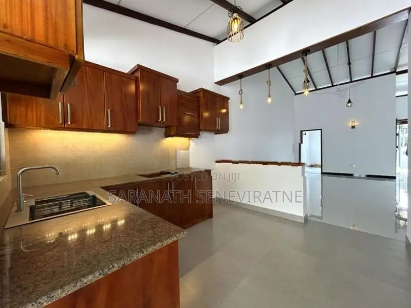 Brand-New House in Athurugiriya With 10 Perches Land Extent