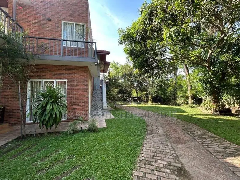 Luxury House For Sale in Katunayake - Built 28.5 perch Land Extent
