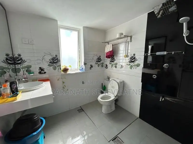 Luxury House For Sale in Katunayake - Built 28.5 perch Land Extent