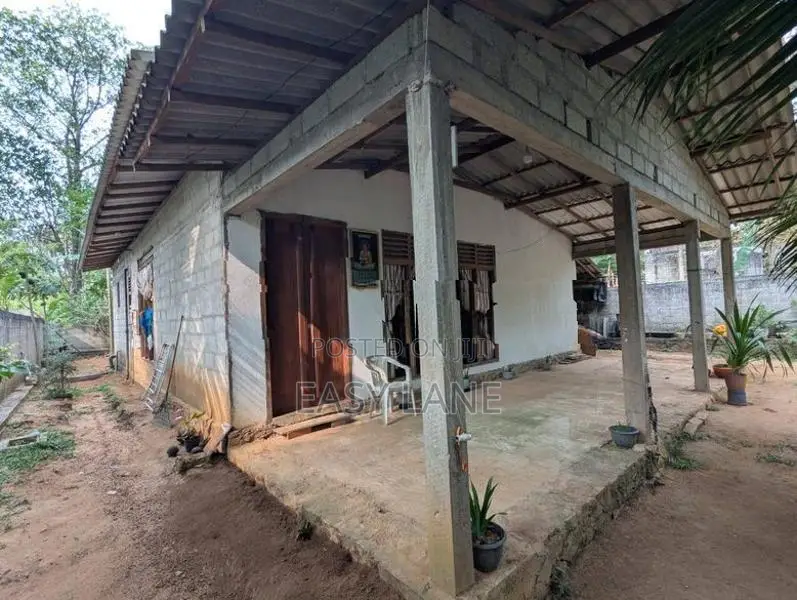 පස්යාල මල්හෑවෙන් නිවසක්
