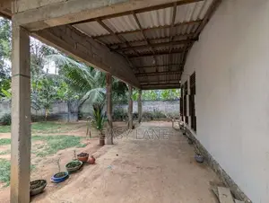 පස්යාල මල්හෑවෙන් නිවසක්