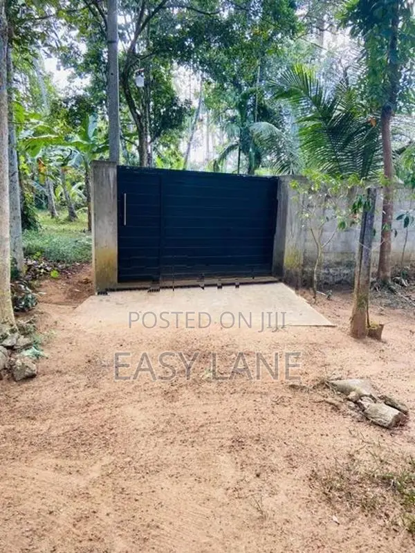 පස්යාල මල්හෑවෙන් නිවසක්