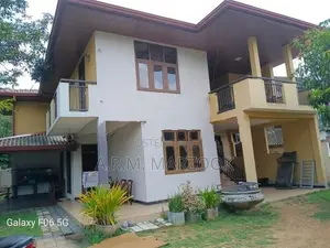 Piliyandala Suwarapola 5 Br and 3 Bath 2 Storied House on 15 P for Sal