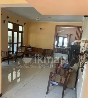 Piliyandala Suwarapola 5 Br and 3 Bath 2 Storied House on 15 P for Sal