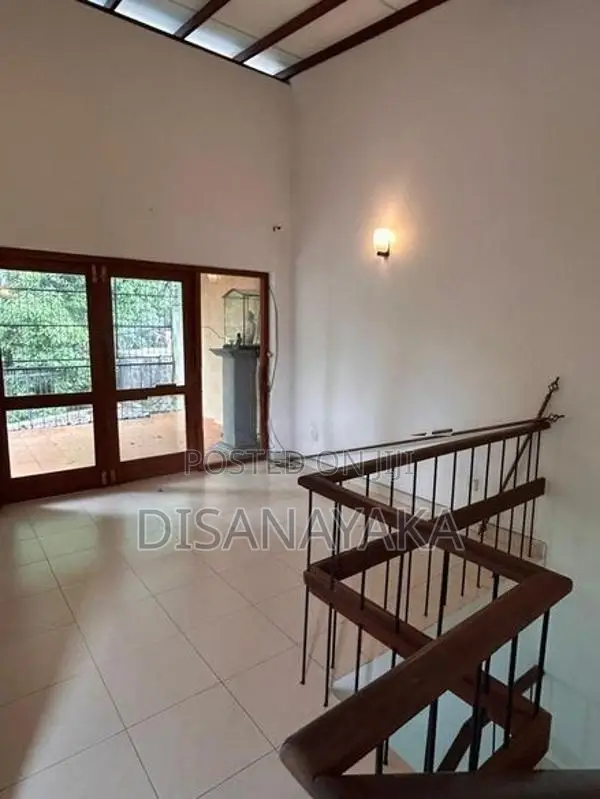 Two Storey House for Sale in Nugegoda Ds20046