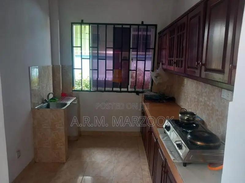 Dehiwala De Alwis Place 1 St Floor 5 BR and 2 Bath Apartment for Sale