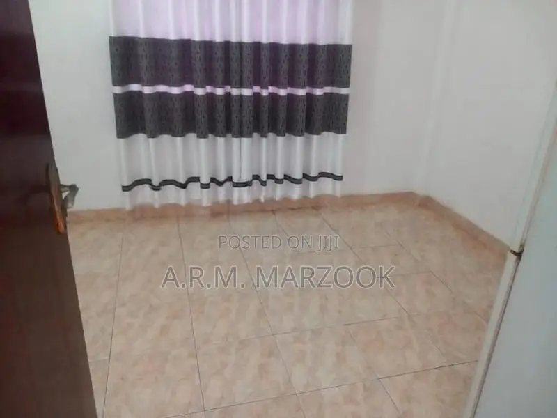 Dehiwala De Alwis Place 1 St Floor 5 BR and 2 Bath Apartment for Sale