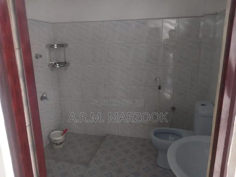 Dehiwala De Alwis Place 1 St Floor 5 BR and 2 Bath Apartment for Sale
