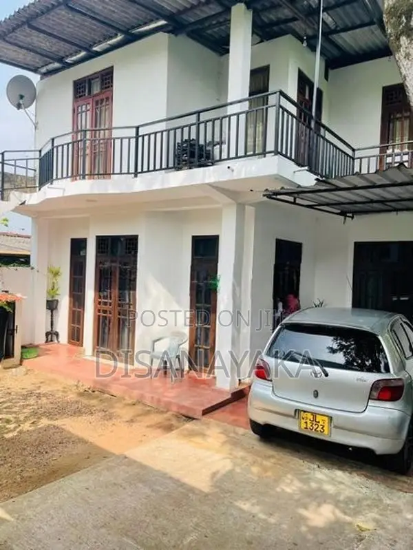 Two Storey House for Sale in Battaramulla Ds1212