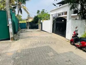 Two Storey House for Sale in Battaramulla Ds1212
