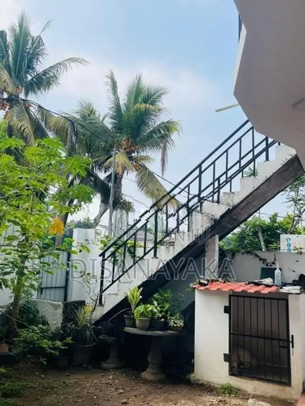 Two Storey House for Sale in Battaramulla Ds1212