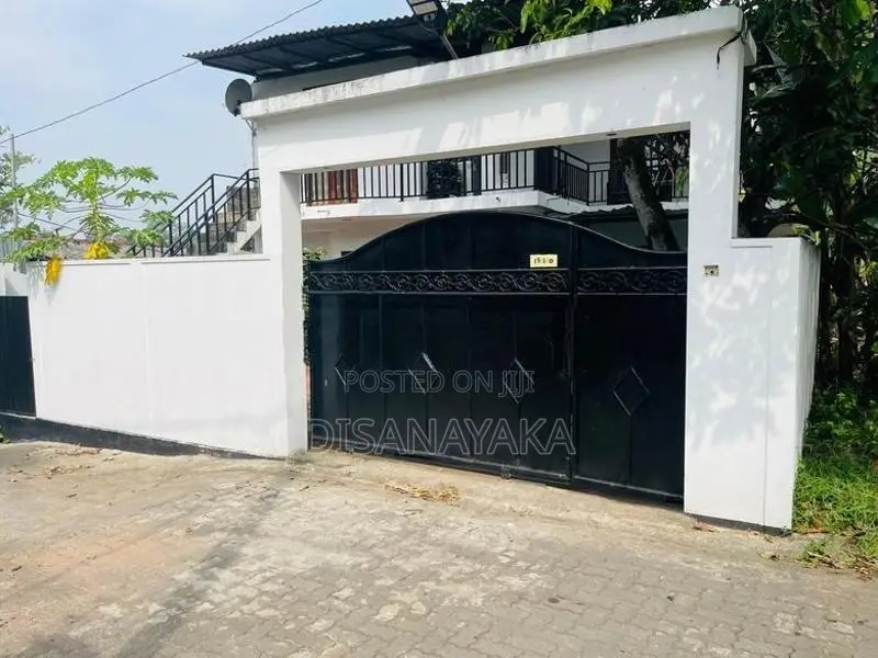 Two Storey House for Sale in Battaramulla Ds1212