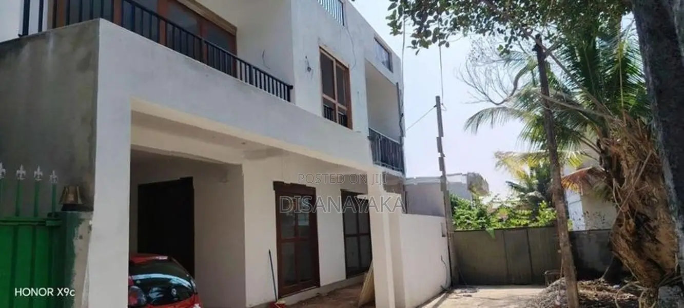 Super Luxury House for Sale Boralesgamuwa Ds8884