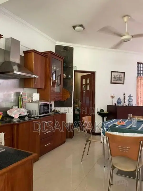 Two Storey House for Sale in Battaramulla Ds1111