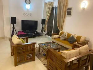 5 story luxury apartment building for sale Ds25446