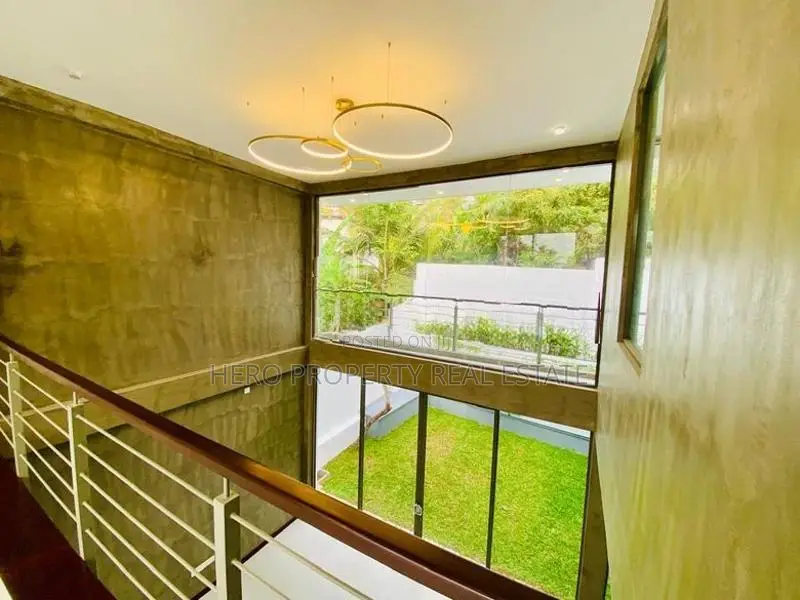 HJS121 - Luxury Super Quality Valuable House for Sale in Kadawatha