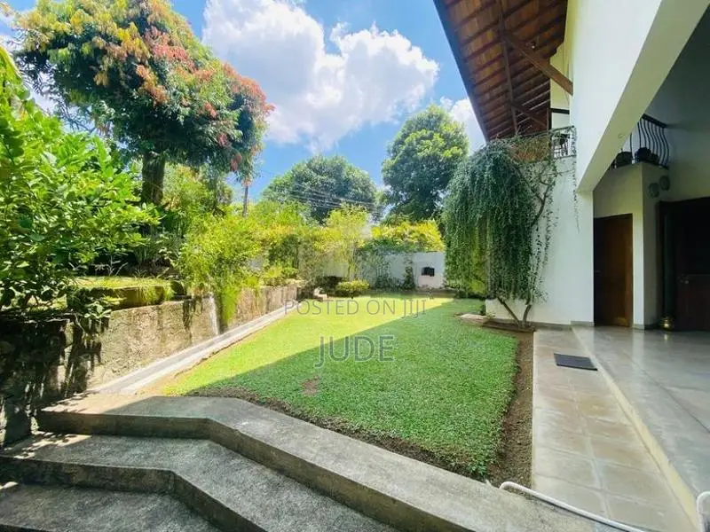 Luxury 4BR House for Sale 27.3P Battaramulla Gated Community