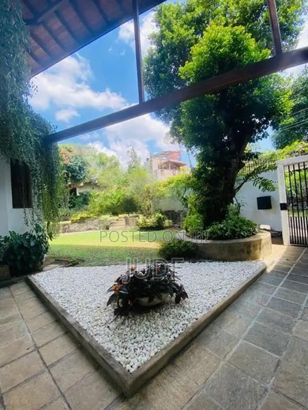 Luxury 4BR House for Sale 27.3P Battaramulla Gated Community