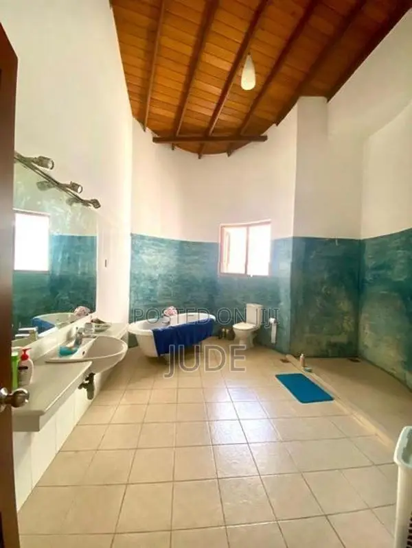 Luxury 4BR House for Sale 27.3P Battaramulla Gated Community