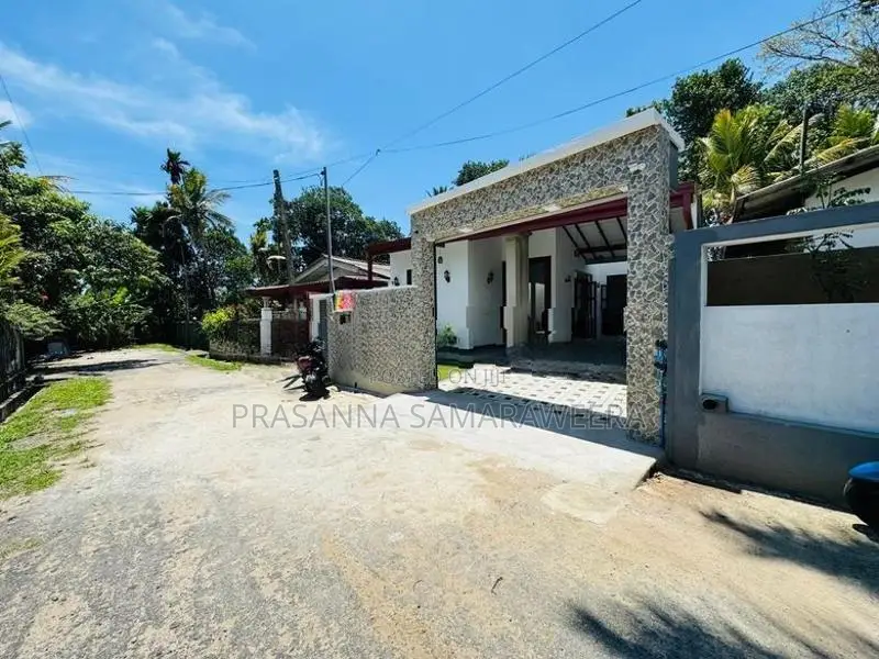 Modern super luxury House-piliyandala