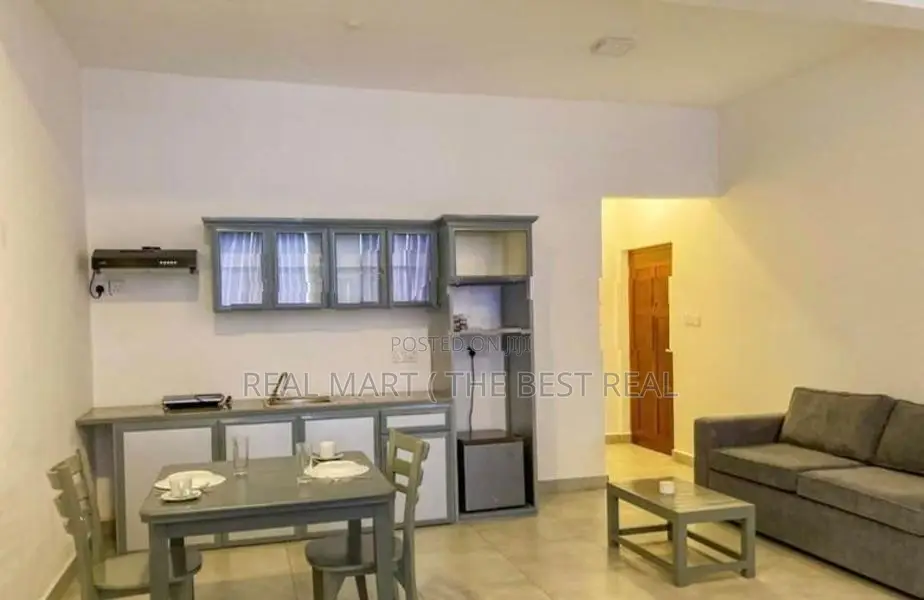MOUNT LAVINIA : 20 Studio Bedrooms Beach View Luxury Hotel for Sale