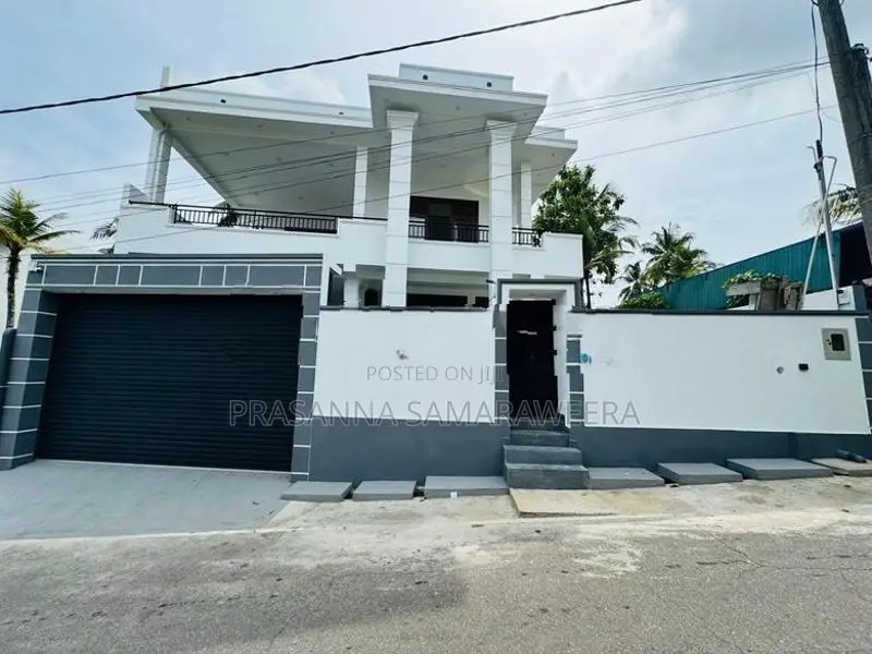Modern brand new house at close to main bus road