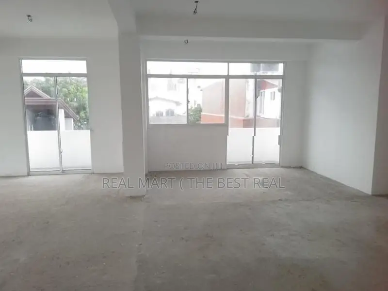 BATTARAMULLA : 5BR (5000sq.ft) RESIDENCE FOR RENT in Pelawatta