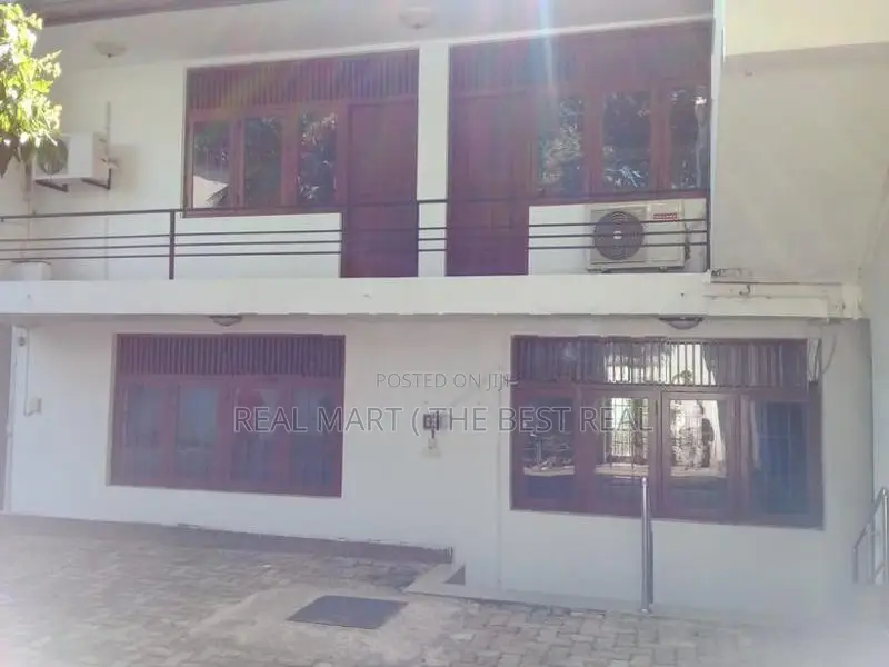 COLOMBO 07 : 7 AC BR EXCLUSIVE RESIDENCE FOR RENT