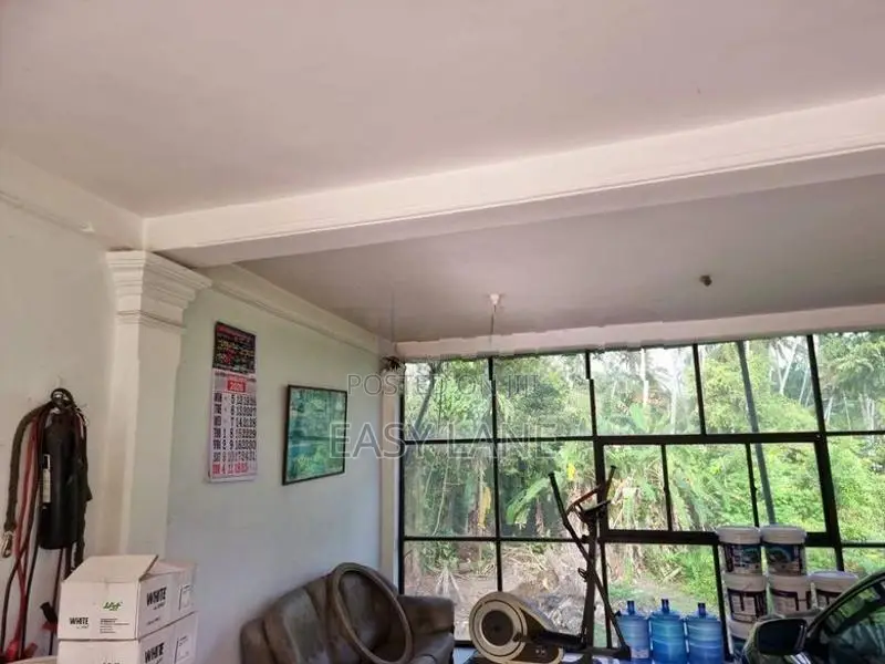 නුවර පාරට මුහුණලා වටිනා ව්‍යාපාරික දේපළක්
